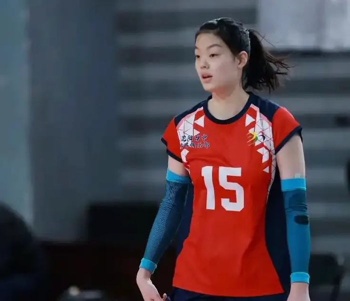 辽宁强力主攻加盟上海青年队！袁心玥师妹来天津女排试训|梁珂菲|黄悦鑫|李盈莹|张磊|杨艺_新浪新闻